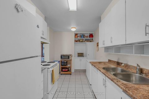 Photo 8 at 1401 - 61 Richview Road, Humber Heights, Toronto