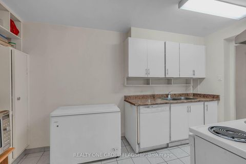 Photo 9 at 1401 - 61 Richview Road, Humber Heights, Toronto