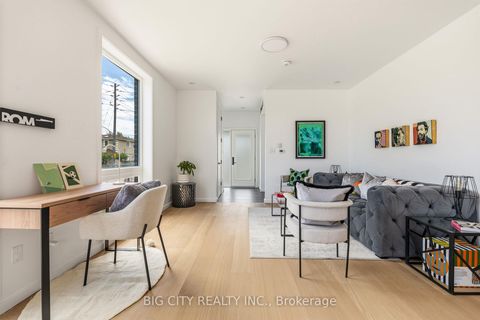 Photo 6 at 1 - 276 Lanor Avenue, Alderwood, Toronto