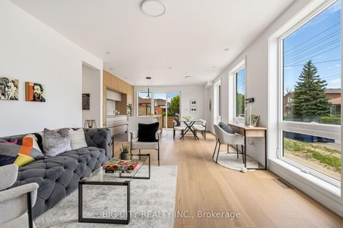 Photo 7 at 1 - 276 Lanor Avenue, Alderwood, Toronto
