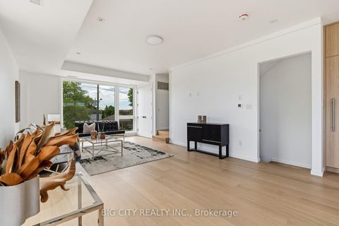 Photo 4 at 3 - 276 Lanor Avenue, Alderwood, Toronto
