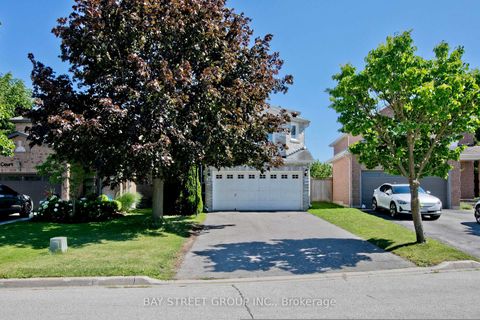 Photo 2 at 22 Taos Court, Westbrook, Richmond Hill