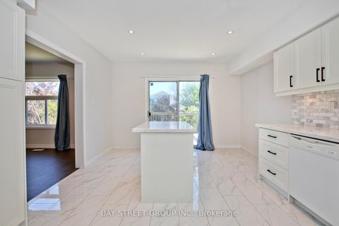 Photo 6 at 22 Taos Court, Westbrook, Richmond Hill