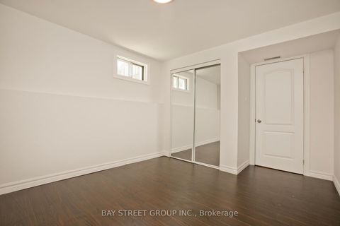 Photo 13 at 22 Taos Court, Westbrook, Richmond Hill