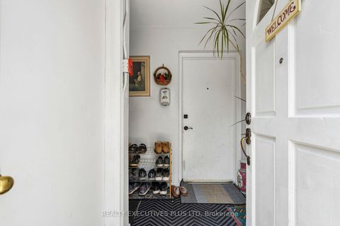 Photo 2 at 74 Calstock Drive, Beaumonde Heights, Toronto