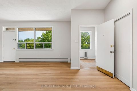 Photo 6 at 74 Calstock Drive, Beaumonde Heights, Toronto