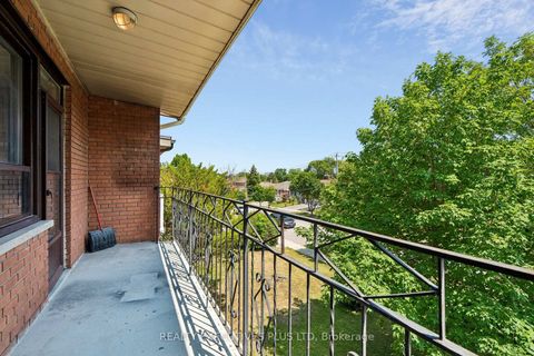 Photo 11 at 74 Calstock Drive, Beaumonde Heights, Toronto