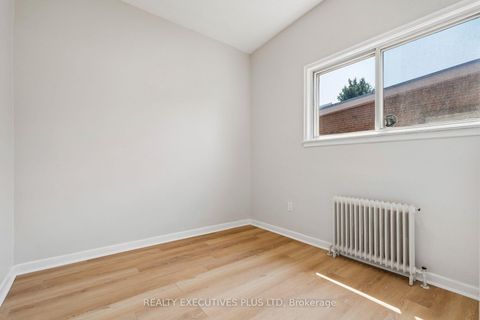 Photo 19 at 74 Calstock Drive, Beaumonde Heights, Toronto