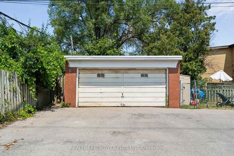 Photo 31 at 74 Calstock Drive, Beaumonde Heights, Toronto