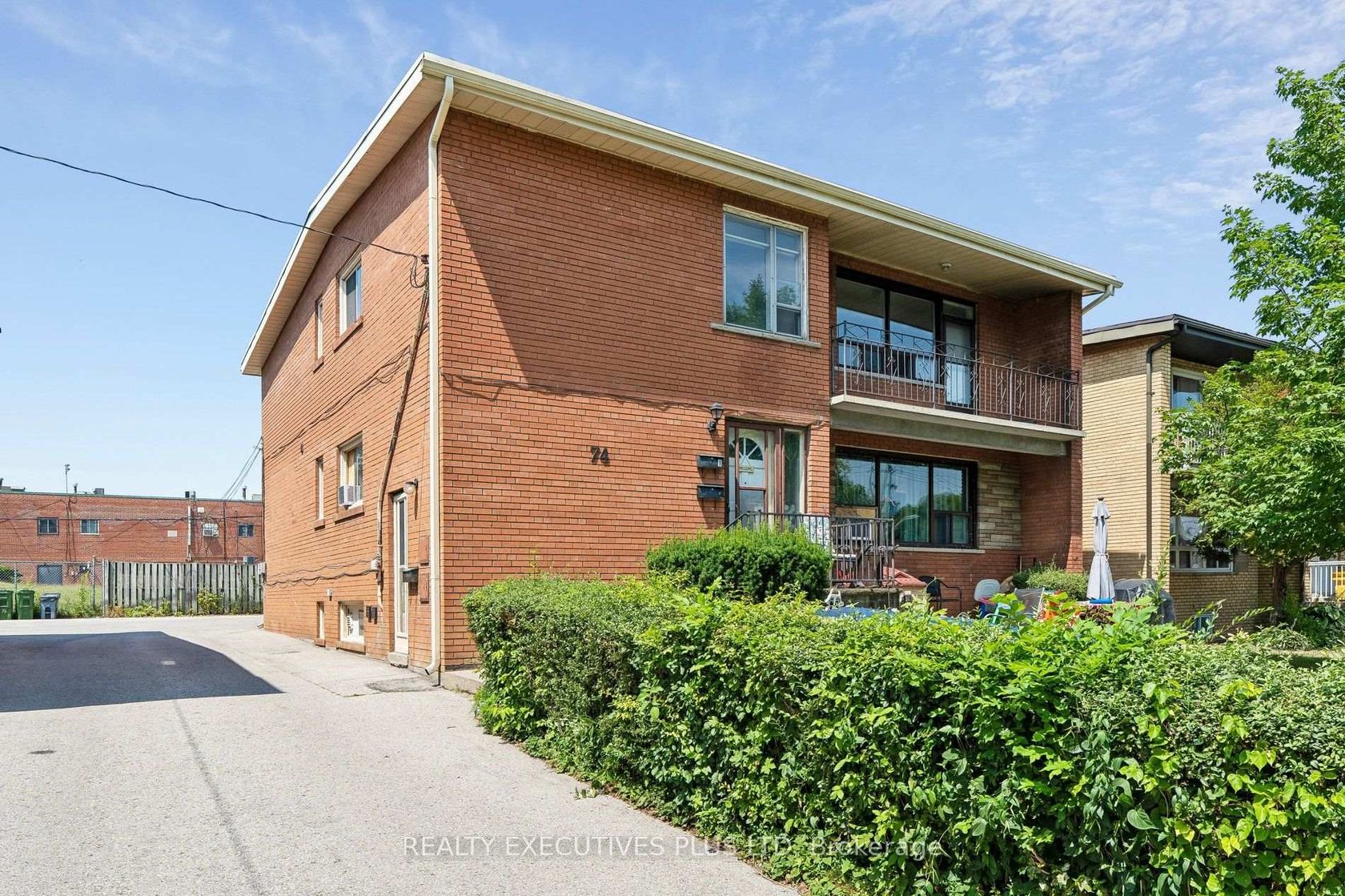 74 Calstock Drive, Beaumonde Heights, Toronto photo number 2