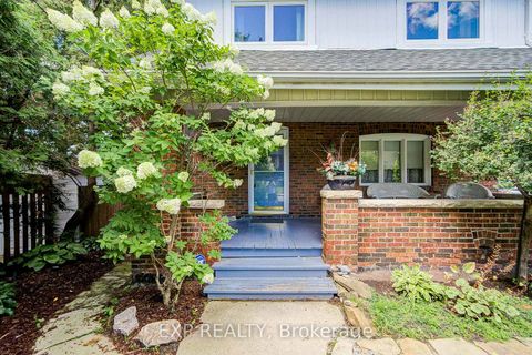 Photo 2 at 10 King Street Crescent, Weston, Toronto