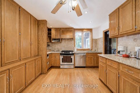 Photo 18 at 10 King Street Crescent, Weston, Toronto
