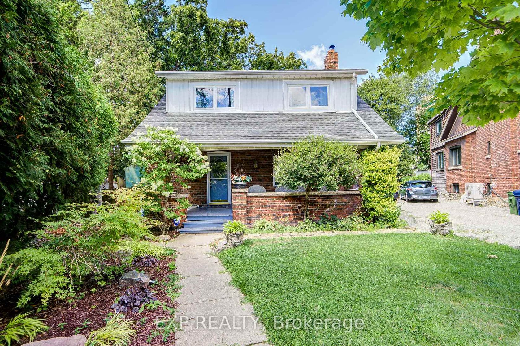 10 King Street Crescent, Weston, Toronto photo number 2