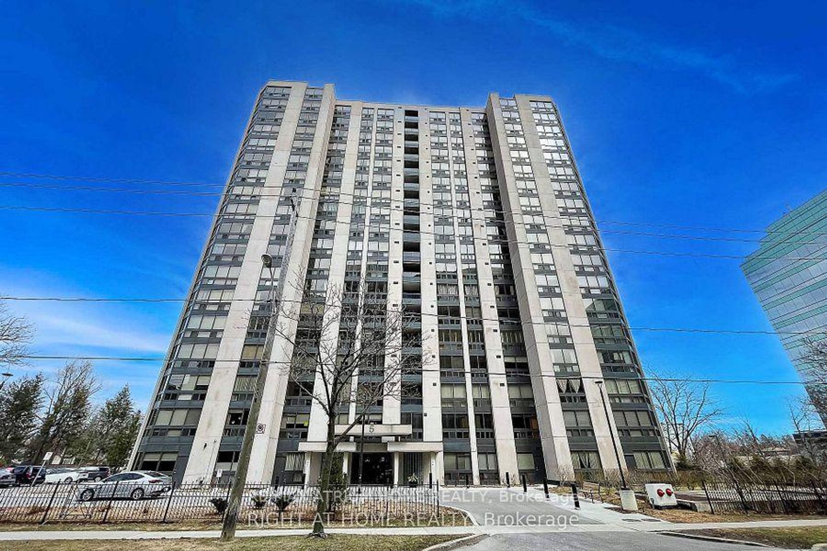 1406 - 5 Kenneth Avenue, Willowdale East, Toronto photo number 2
