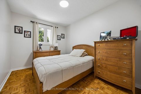 Photo 19 at 54 Links Road, Maple, Vaughan