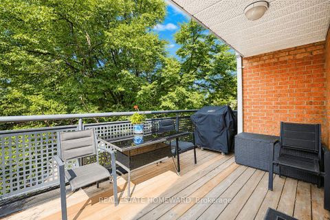 Photo 12 at 304 - 1941 Queen Street E, The Beaches, Toronto