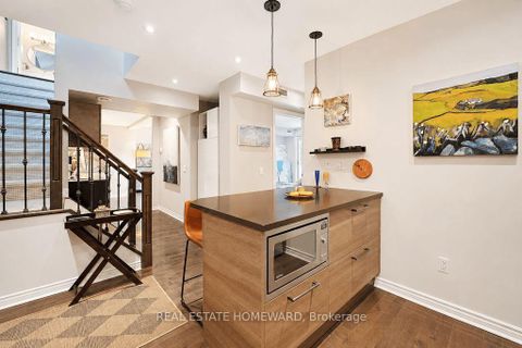 Photo 18 at 304 - 1941 Queen Street E, The Beaches, Toronto