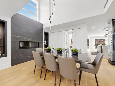 Photo 9 at 2 Eastgate Crescent, Bayview Hill, Richmond Hill