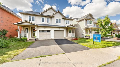 Photo 1 at 31 Laurendale Avenue, Keswick South, Georgina
