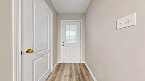 Photo 4 at 31 Laurendale Avenue, Keswick South, Georgina