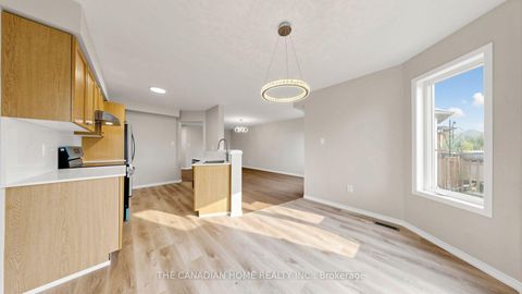 Photo 7 at 31 Laurendale Avenue, Keswick South, Georgina
