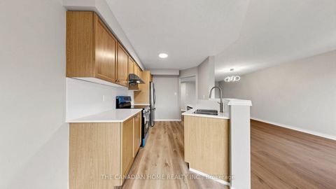 Photo 9 at 31 Laurendale Avenue, Keswick South, Georgina