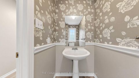 Photo 20 at 31 Laurendale Avenue, Keswick South, Georgina