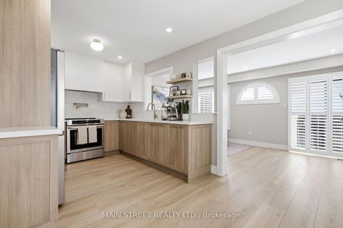 Photo 5 at 90 Four Seasons Crescent, Woodland Hill, Newmarket