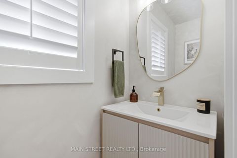Photo 11 at 90 Four Seasons Crescent, Woodland Hill, Newmarket