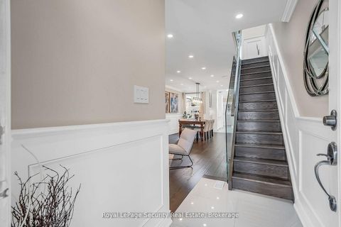 Photo 5 at 67 Northland Avenue, Smythe, Toronto