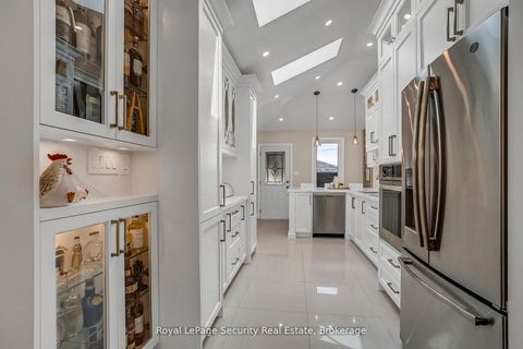 Photo 14 at 67 Northland Avenue, Smythe, Toronto