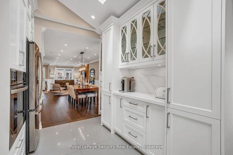 Photo 16 at 67 Northland Avenue, Smythe, Toronto