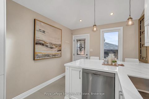 Photo 18 at 67 Northland Avenue, Smythe, Toronto