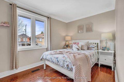 Photo 27 at 67 Northland Avenue, Smythe, Toronto