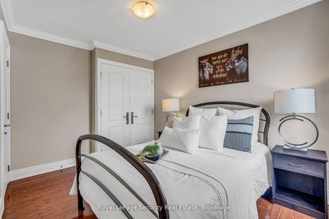Photo 31 at 67 Northland Avenue, Smythe, Toronto