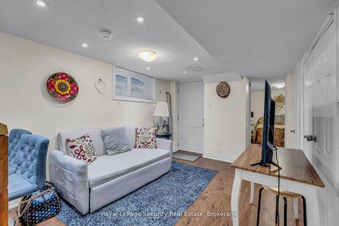Photo 39 at 67 Northland Avenue, Smythe, Toronto