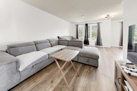 Photo 3 at 90 Barre Drive, Painswick North, Barrie