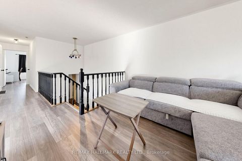 Photo 4 at 90 Barre Drive, Painswick North, Barrie