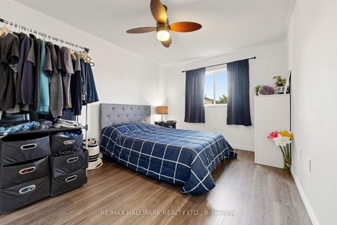 Photo 8 at 90 Barre Drive, Painswick North, Barrie