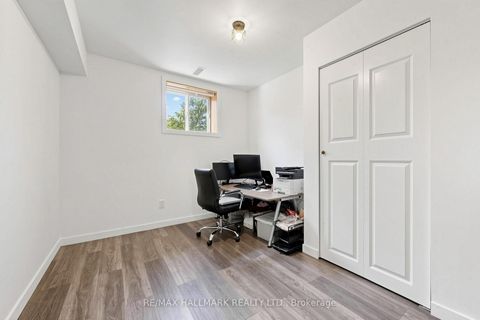 Photo 11 at 90 Barre Drive, Painswick North, Barrie
