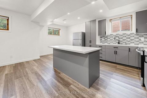 Photo 13 at 90 Barre Drive, Painswick North, Barrie