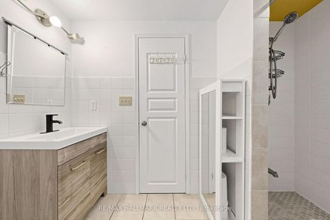 Photo 18 at 90 Barre Drive, Painswick North, Barrie