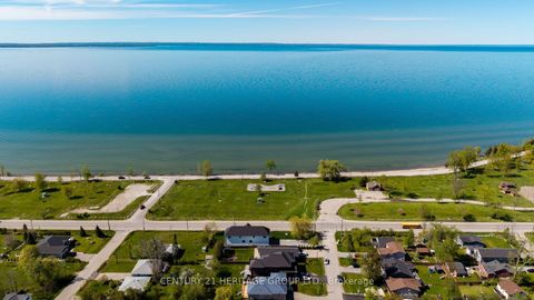 Photo 1 at 802 Willowview Road, Historic Lakeshore Communities, Georgina