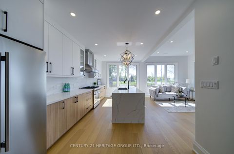 Photo 3 at 802 Willowview Road, Historic Lakeshore Communities, Georgina