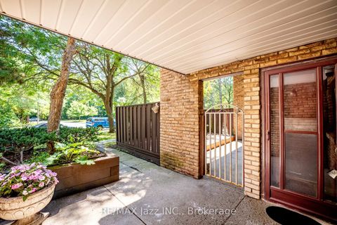 Photo 3 at 38 - 120 Ling Road, West Hill, Toronto