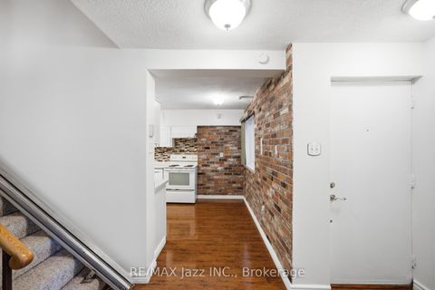 Photo 4 at 38 - 120 Ling Road, West Hill, Toronto
