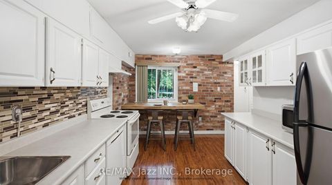 Photo 14 at 38 - 120 Ling Road, West Hill, Toronto