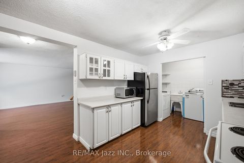 Photo 16 at 38 - 120 Ling Road, West Hill, Toronto