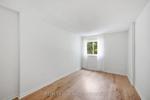 Photo 18 at 38 - 120 Ling Road, West Hill, Toronto