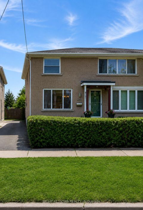 Photo 3 at 139 Vauxhall Drive, Dorset Park, Toronto